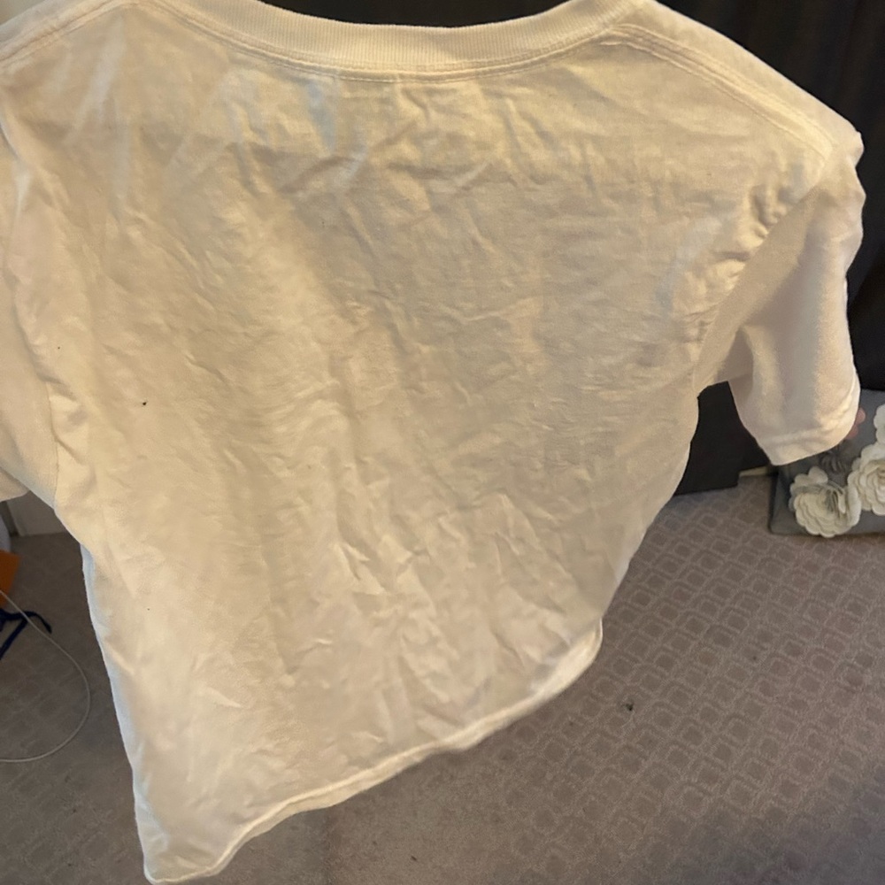 Designer inspired logo short sleeve shirt. - Picture 2 of 15
